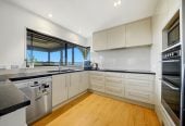 Westlake school zone, Brick and tile 4 beds + study room 2 baths house with double garage, 2/121 Forrest Hill Road, Forrest Hill, Auckland