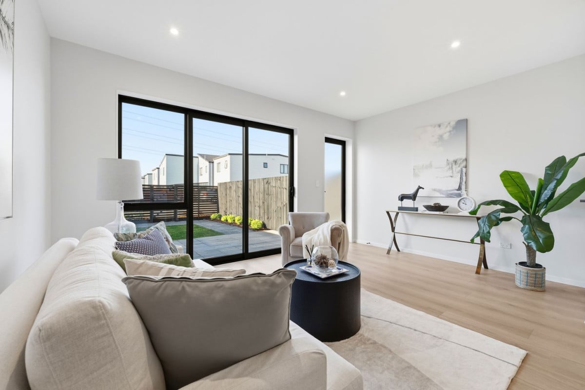 Freehold 5 beds (3 ensuites) 4 baths home with car park, 8/157 Bremner Road, Karaka, Auckland