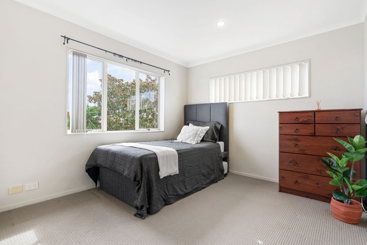 Kingsley-Built Family Haven in Mission Heights, Offered by its first owner since new, 4 beds 2.5 baths house with double garage, 11 Amaretto Avenue, Flat Bush, Auckland