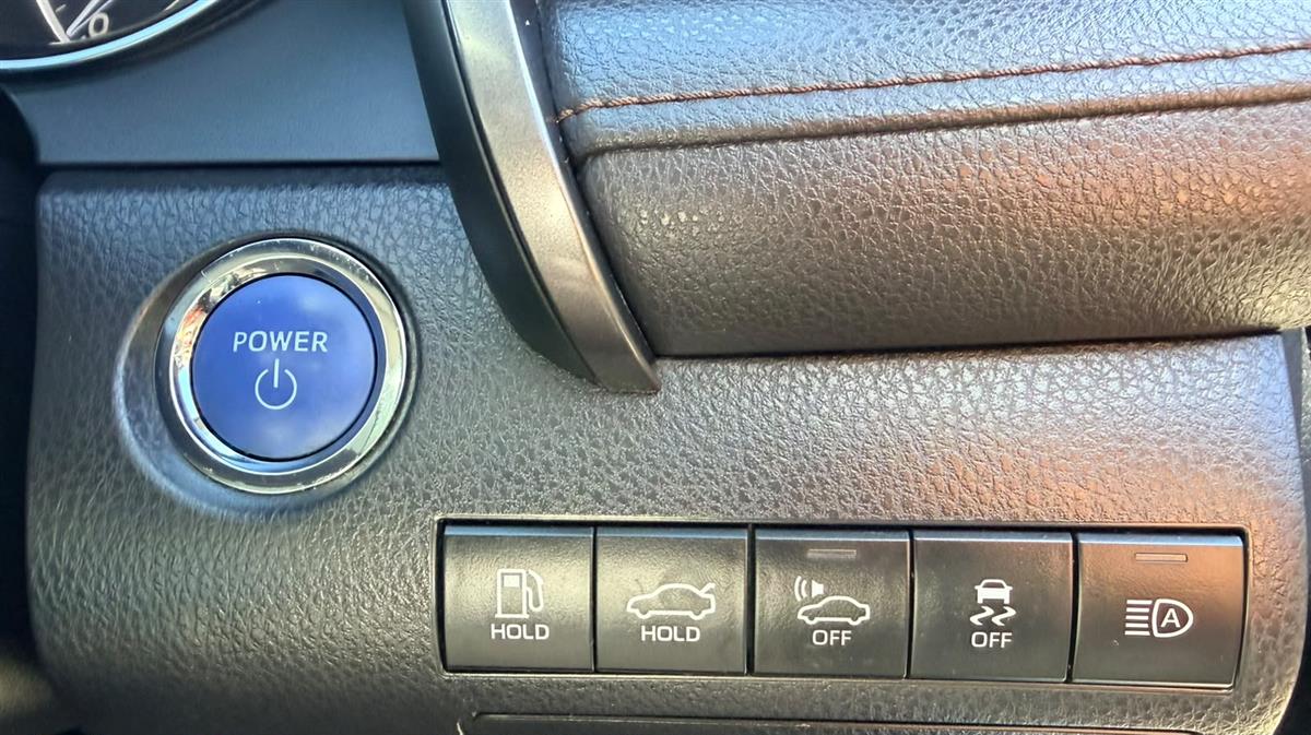 2018 Toyota Camry HYBRID**Cruise Control**Push Start**Lane Assist** Sedan Automatic, Hybrid, 2,487 cc, 73,313 km