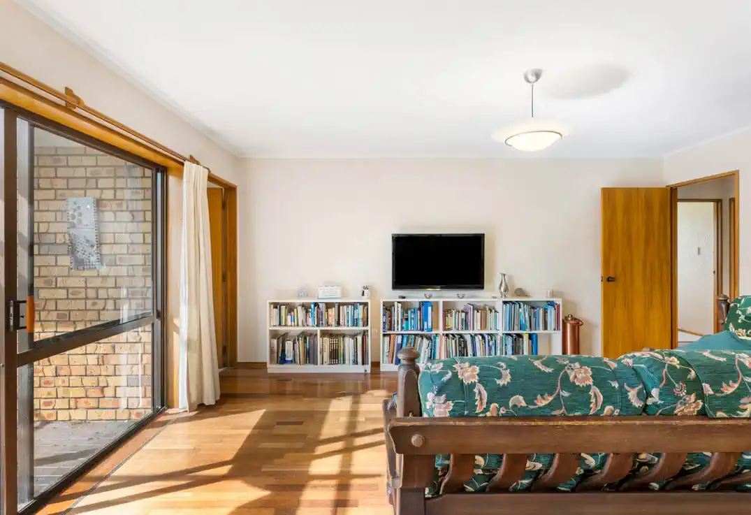 For rent, No pets, no smokers, 3 beds 2 baths house with double garage, available from 14th August, 16 Hayes Place, Half Moon Bay, Auckland
