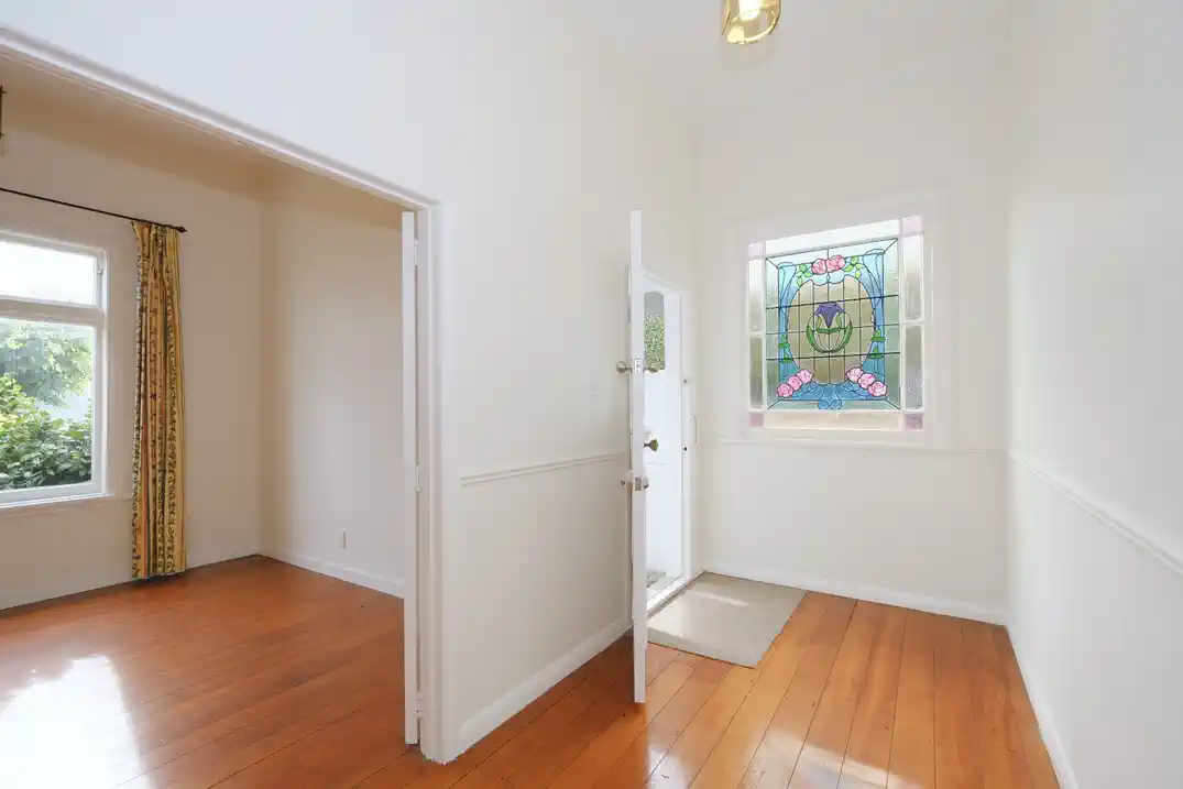 For rent, Double Grammar school zone (AGS & EGGS), Pet Friendly, 4 beds 2 baths house with 4 car parks, Available from 1st September, 46 Armadale Road, Remuera, Auckland