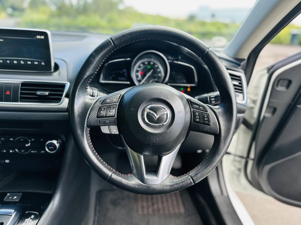 2015 Mazda Axela 20S HYBRID !! HIGH SPEC !! Sedan Automatic, New Import, 2,000 cc, 45,462 km