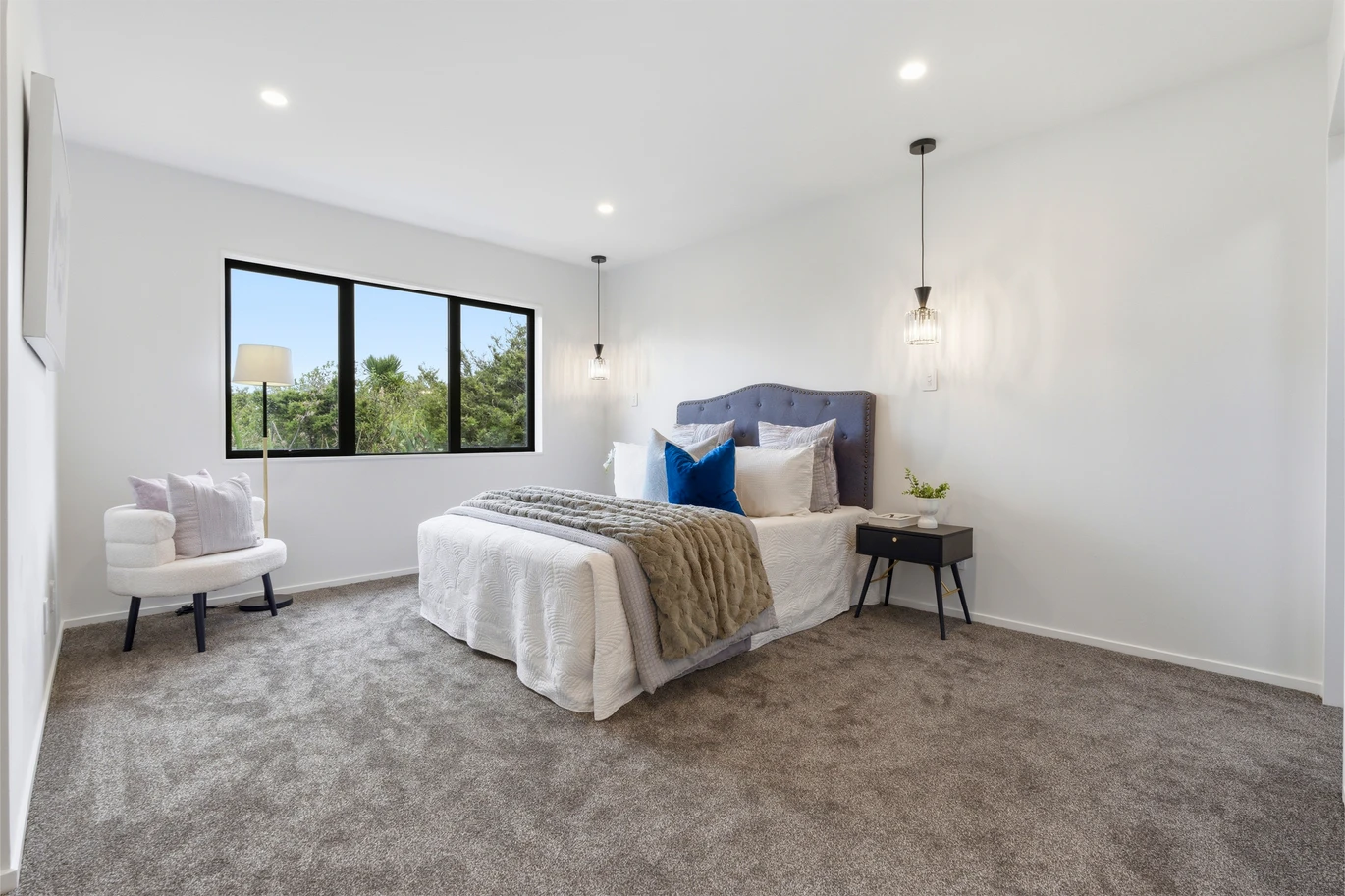 Brandnew standalone 4 beds 2.5 bath house with garage, 11 Airini Road Silverdale, Auckland