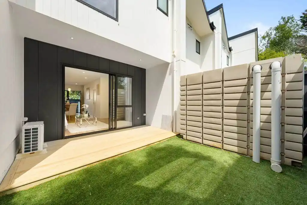 Freehold 2 beds + study 2 baths townhouse, 10B Keate Place, Mt Wellington, Auckland
