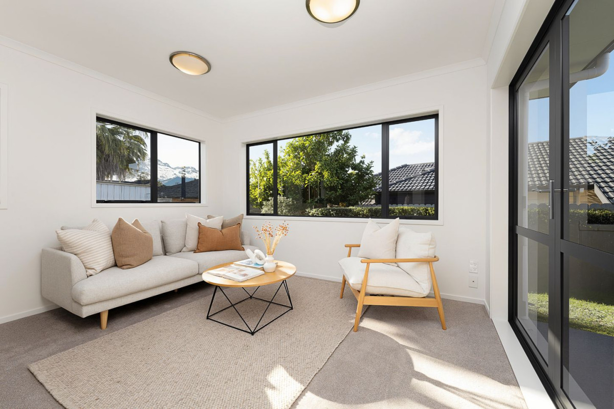 Deceased Estate For Sale After 21 Years, 580m2 section, Brick and tile 4 beds 2 baths house with double garage, 7 Fairford Avenue, Henderson, Auckland