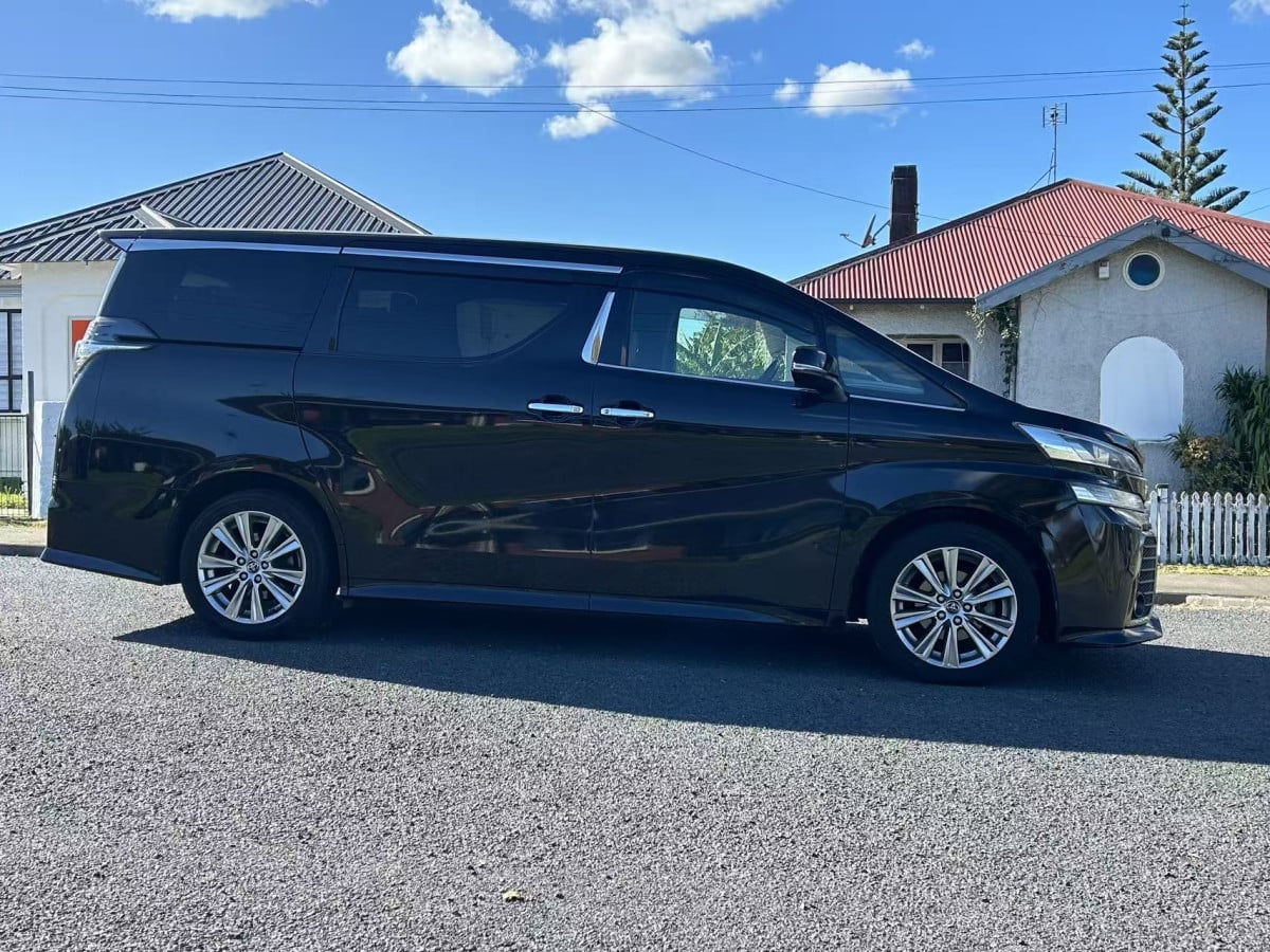 2016 Toyota Vellfire 2.5L Petrol 7 Seater CarPlay