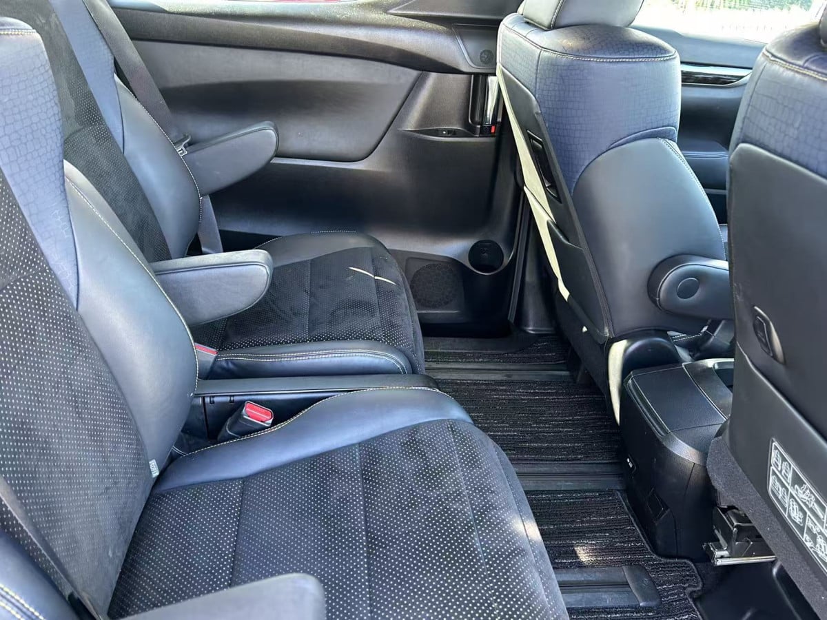 2016 Toyota Vellfire 2.5L Petrol 7 Seater CarPlay