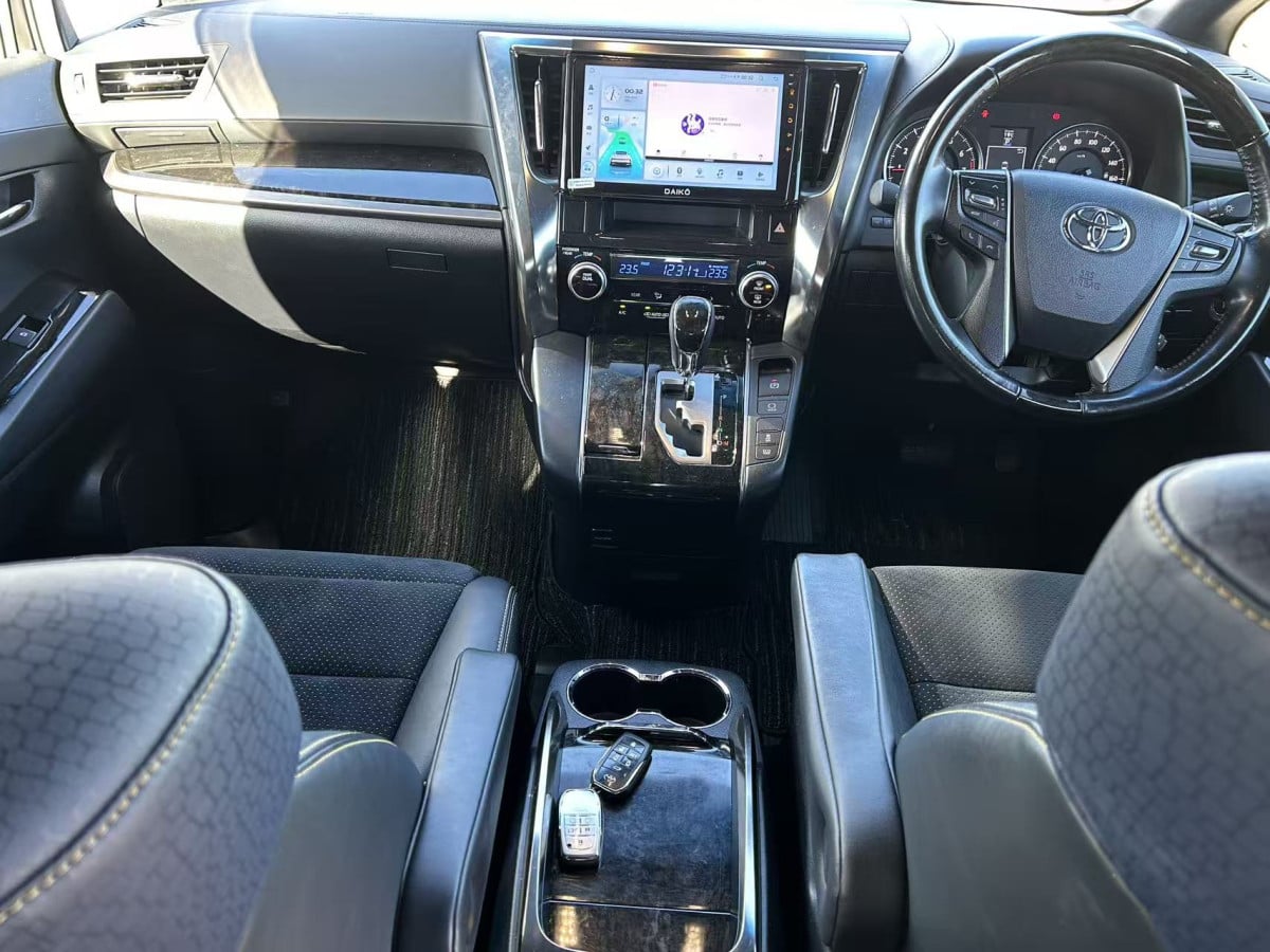 2016 Toyota Vellfire 2.5L Petrol 7 Seater CarPlay