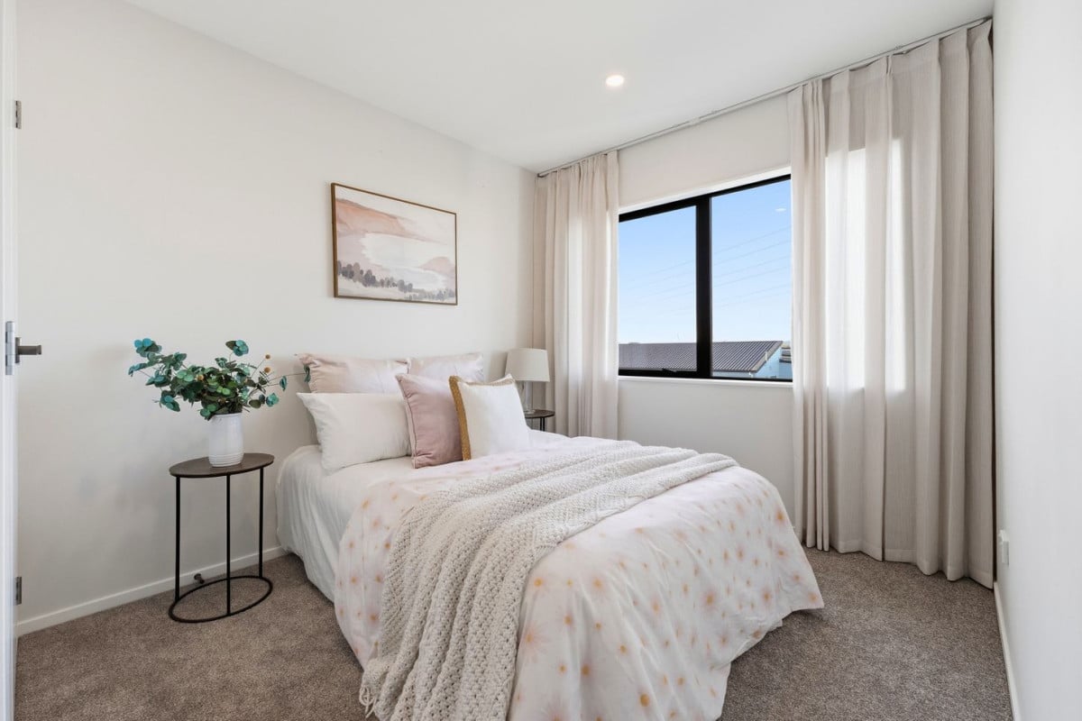 Freehold 5 beds (3 ensuites) 4 baths home with car park, 8/157 Bremner Road, Karaka, Auckland