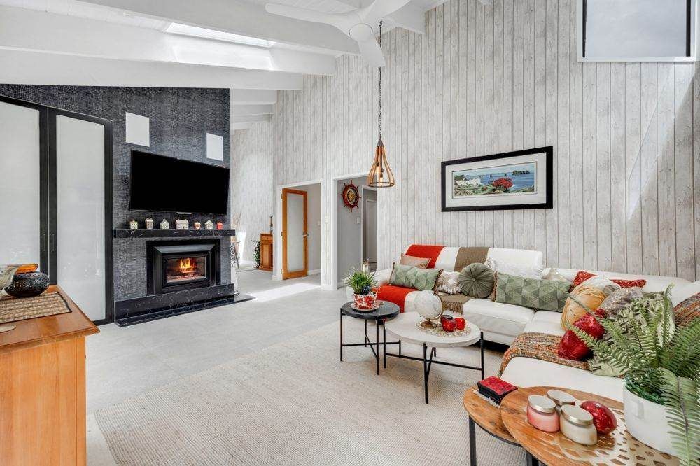 1222m2 section, Macleans College zone, 5 beds + office 4 baths house with double garage and double car port, 80A Beach Road, Mellons Bay, Auckland