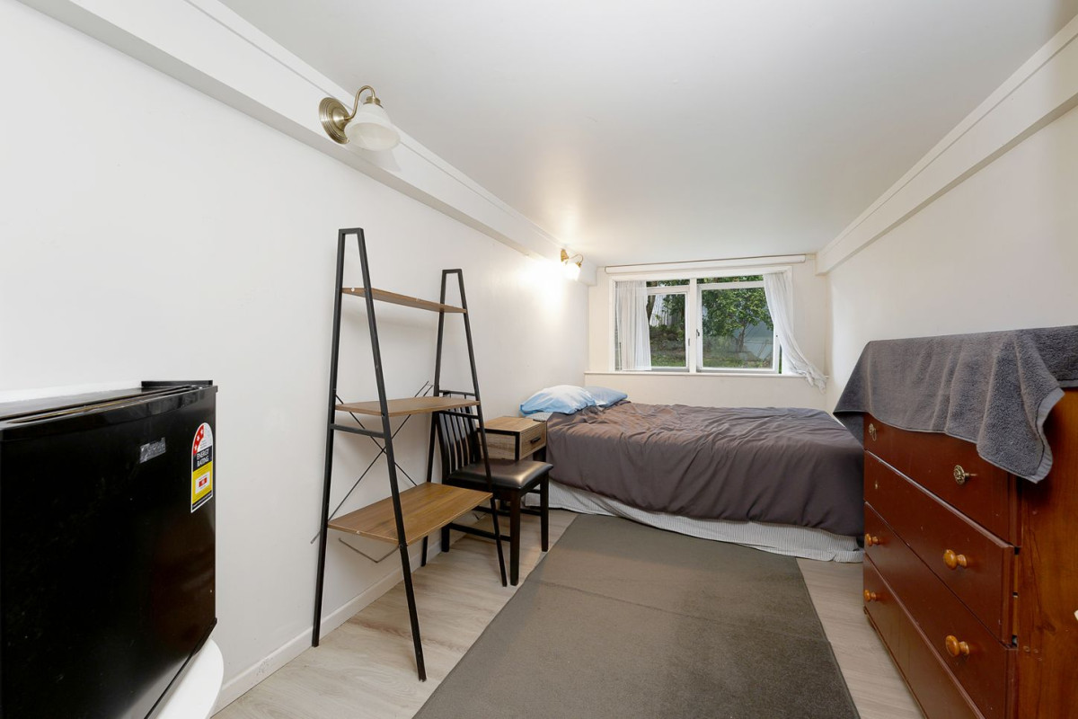 1255m2 section, 6 beds 2 baths house with carport and 3 beds granny downstairs, 35 Nile Road, Kelston, Auckland