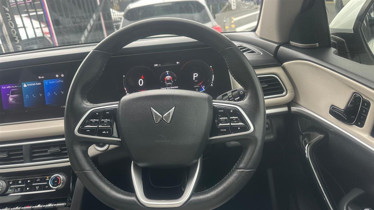 2023 Mahindra XUV700 AX7 XUV700 Van Automatic, 7 seats, 1,997 cc, 17,794 km