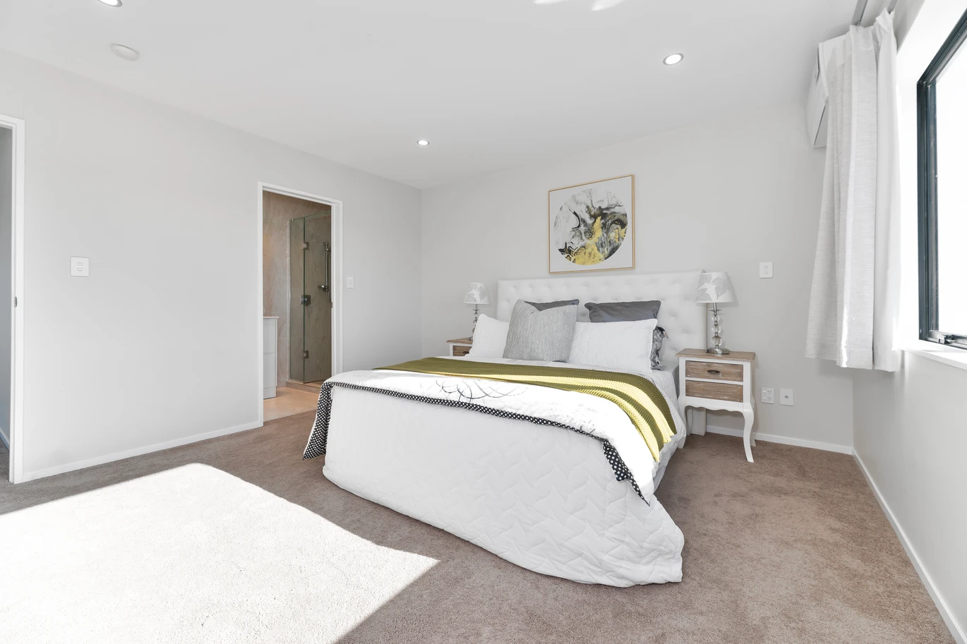4 beds (3 ensuites) 4 baths home with garage, 1 ensuite ground floor, 1/18 Hutchinsons Road Bucklands Beach, Auckland