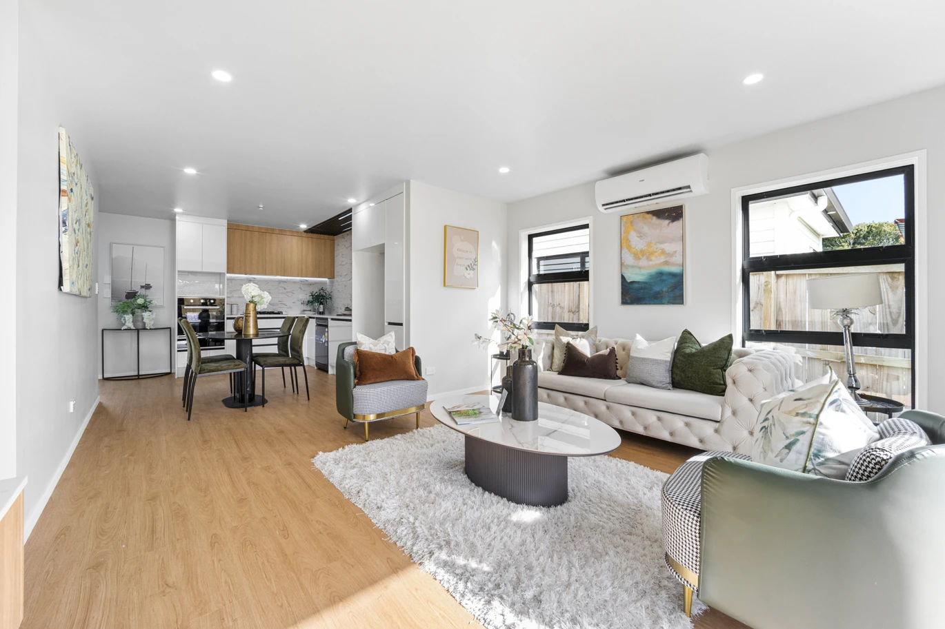 Brandnew standalone 3 beds 2.5 baths home with garage, 20C Castleford Street Green Bay, Auckland
