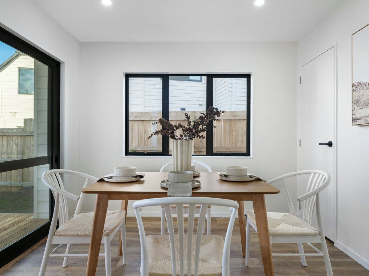 Brandnew 4 beds 3.5 baths home with garage, 5/35 Royton Avenue, Mangere East, Auckland
