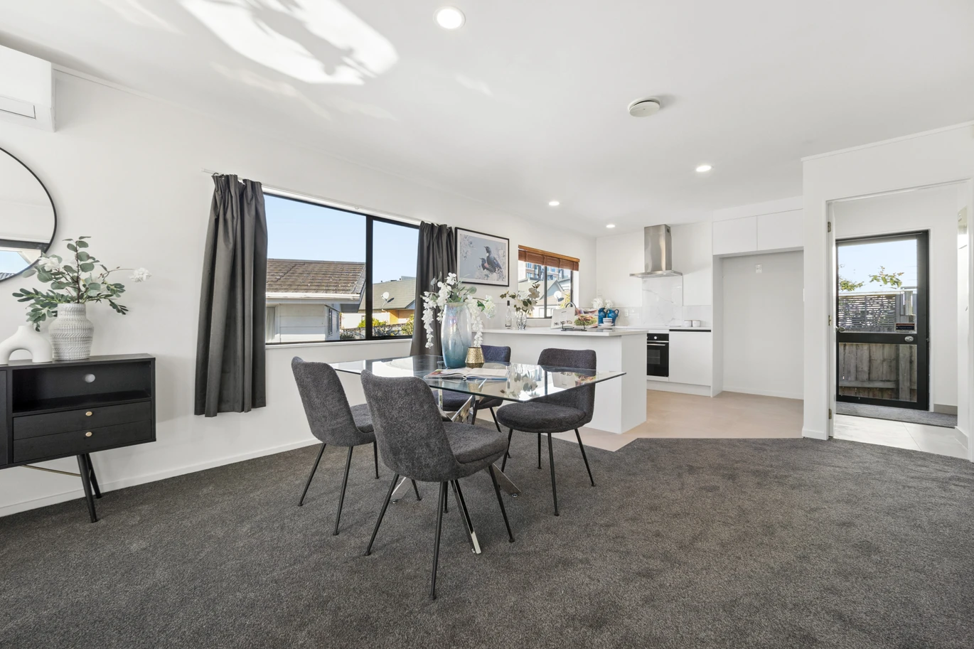 424m2 section, Renovated 3 beds 1 bath house with carport, 20A Glynnbrooke Street Te Atatu South, Auckland