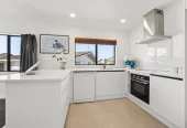 424m2 section, Renovated 3 beds 1 bath house with carport, 20A Glynnbrooke Street Te Atatu South, Auckland
