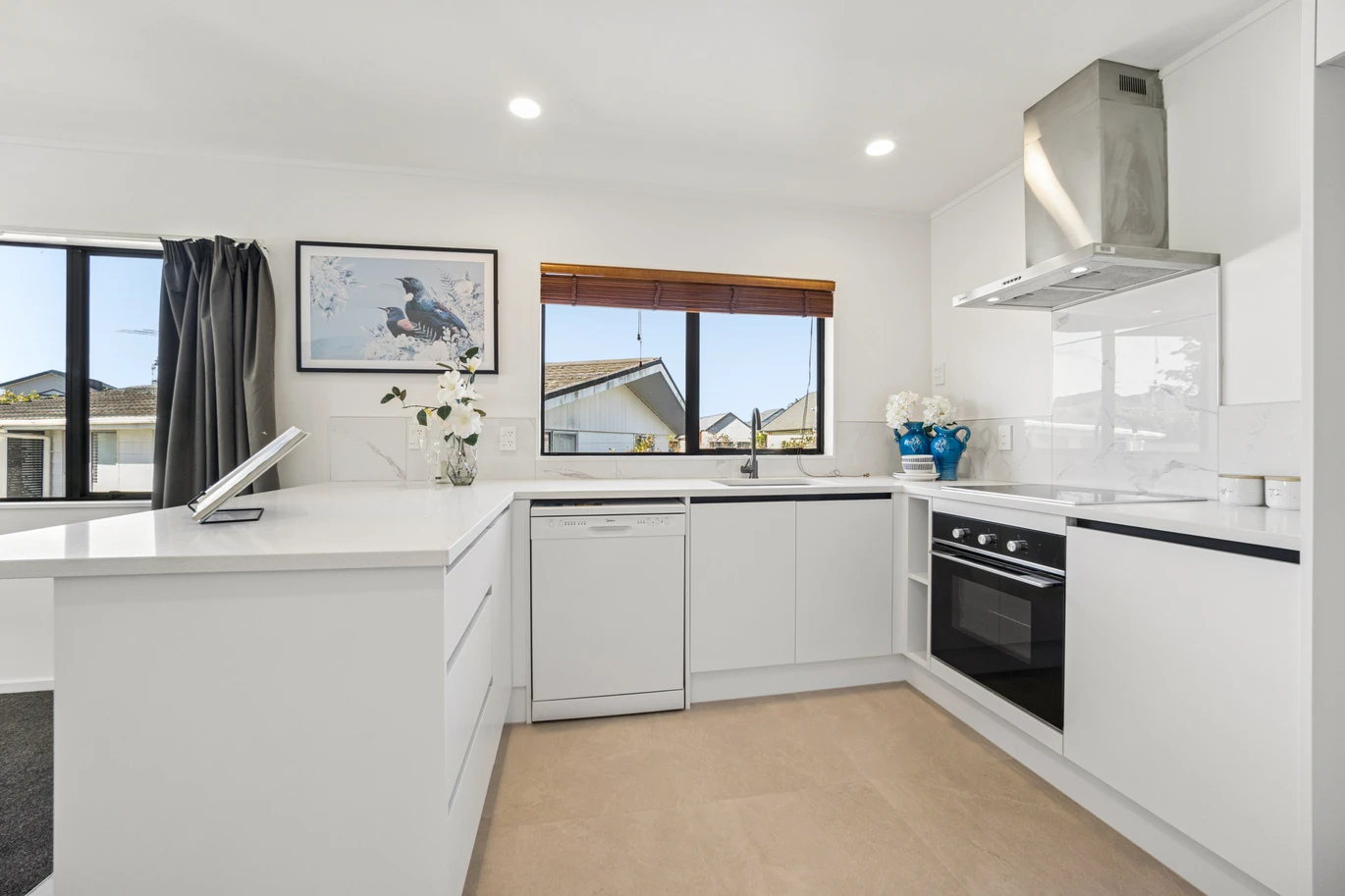424m2 section, Renovated 3 beds 1 bath house with carport, 20A Glynnbrooke Street Te Atatu South, Auckland