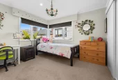 574m2 section, 5 beds 2 baths house with double garage, 19 Kendrick Place Blockhouse Bay, Auckland