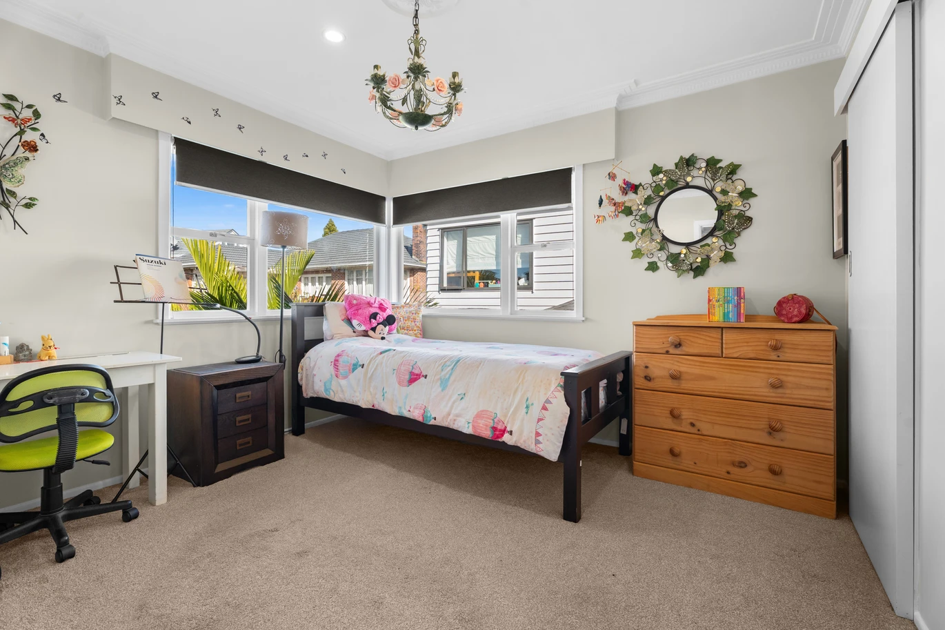 574m2 section, 5 beds 2 baths house with double garage, 19 Kendrick Place Blockhouse Bay, Auckland