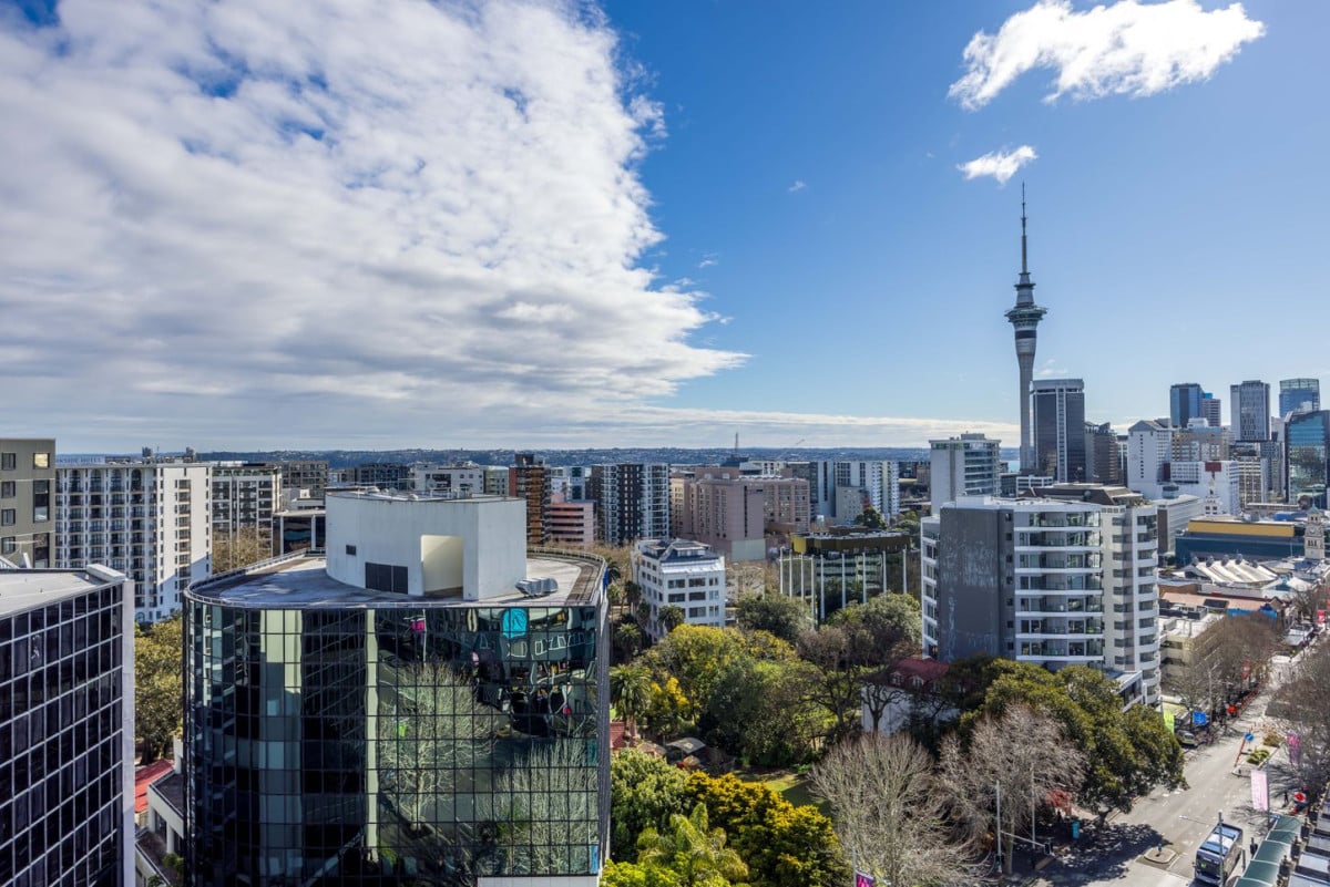 Double Grammar school zone (AGS & AGGS), 40m2 1 bed 1 bath apartment with car park, 12J/15 City Road, Auckland Central, Auckland