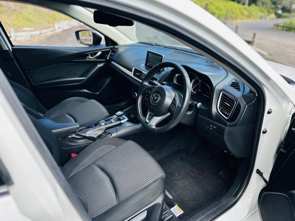 2015 Mazda Axela 20S HYBRID !! HIGH SPEC !! Sedan Automatic, New Import, 2,000 cc, 45,462 km