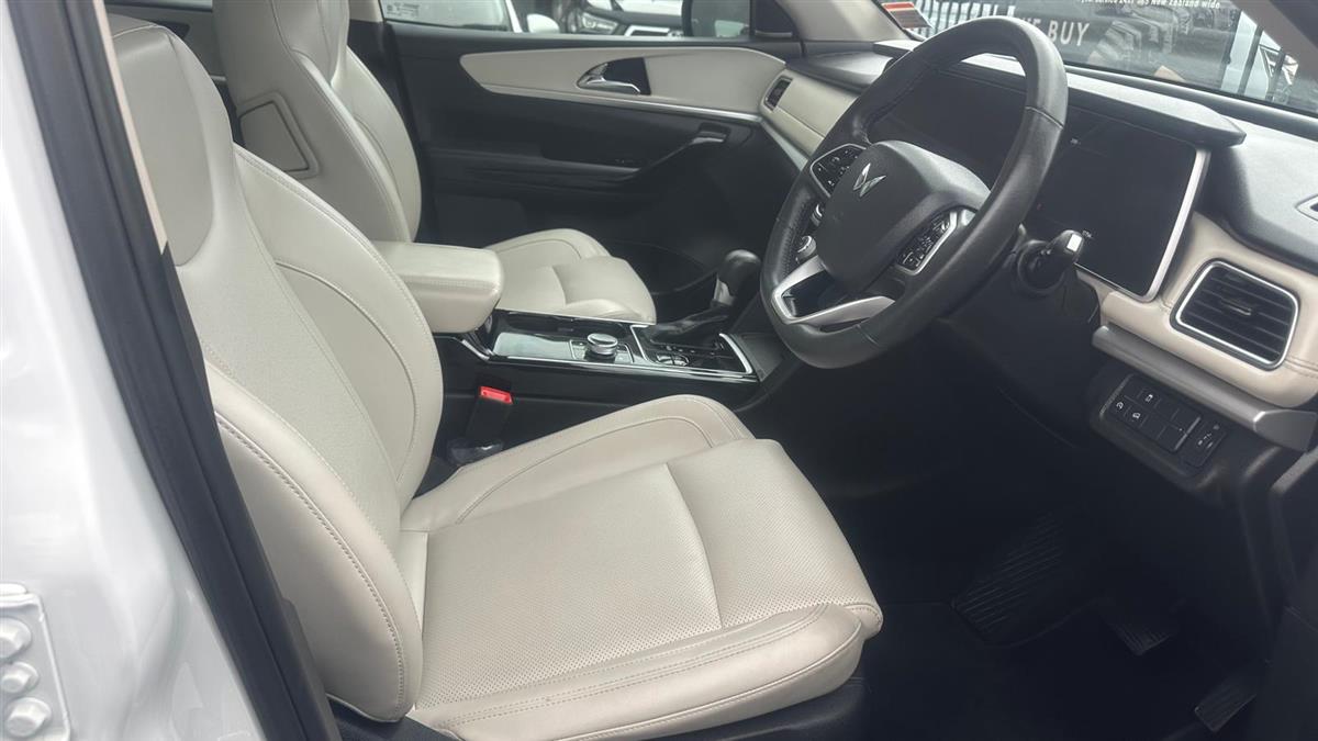 2023 Mahindra XUV700 AX7 XUV700 Van Automatic, 7 seats, 1,997 cc, 17,794 km