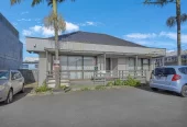For rent, 2 beds 1 bath house with car parks, Available Now, 26 Atkinson Avenue, Otahuhu, Auckland
