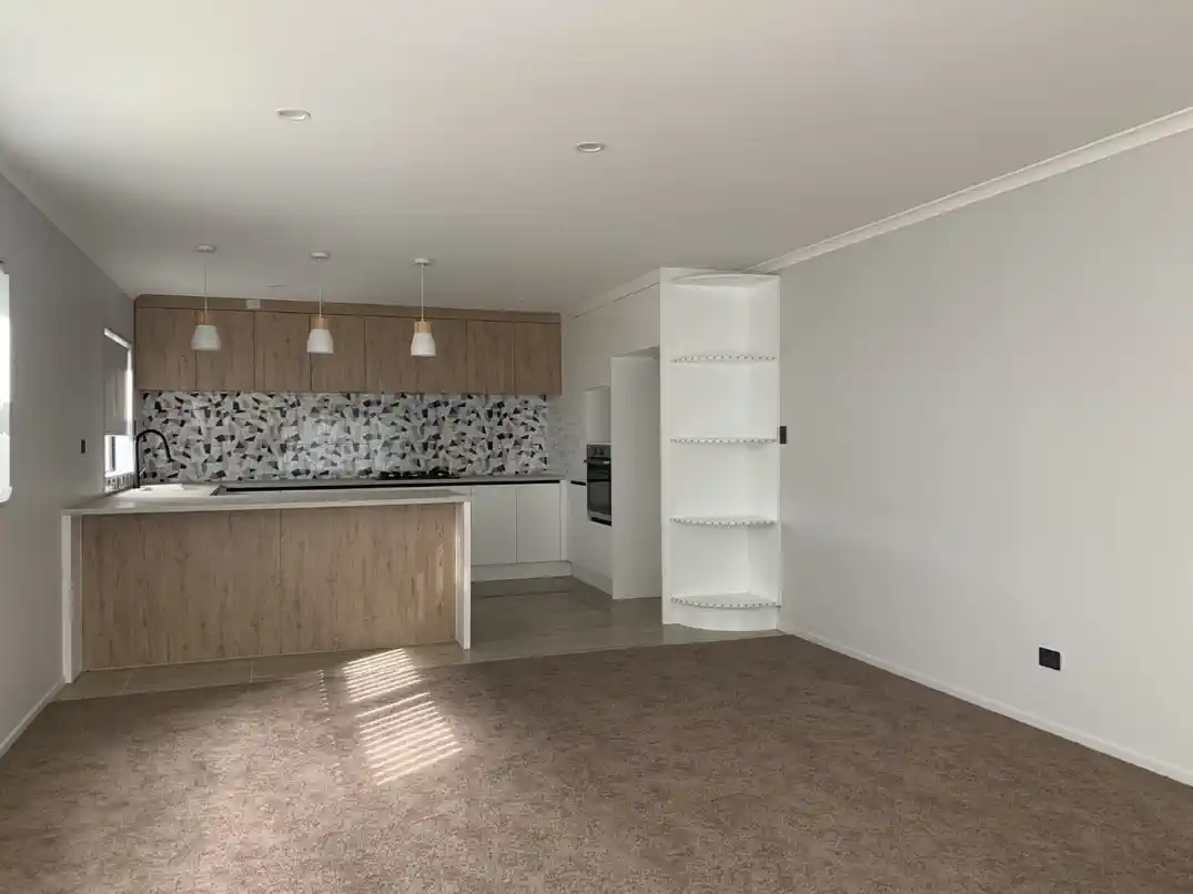 For Rent, 5 beds 3 baths house with double garage, Available from 11th August, 10 Ambedkar Way, Pukekohe, Auckland