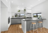 Standalone 4 beds 3 baths home with garage, 4A Cullen Avenue Mount Roskill, Auckland