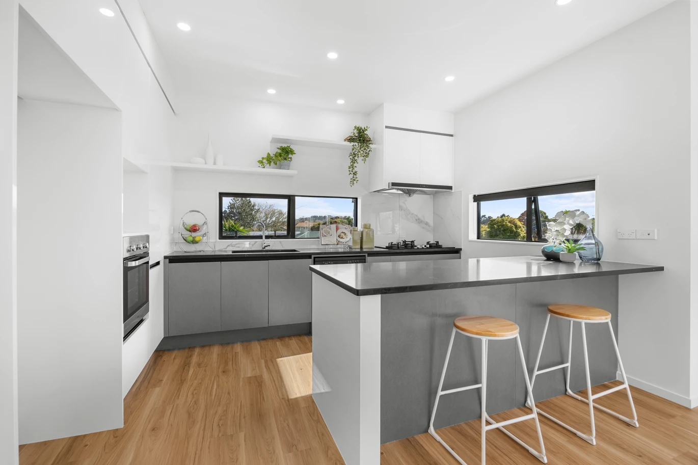 Standalone 4 beds 3 baths home with garage, 4A Cullen Avenue Mount Roskill, Auckland