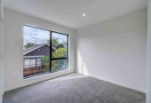 Must Sell, All Offers Considered, Double Westlake High School Zone, 174m2 4 beds + multi-purpose room 3 baths home with garage, 5/7 Alma Road, Milford, Auckland