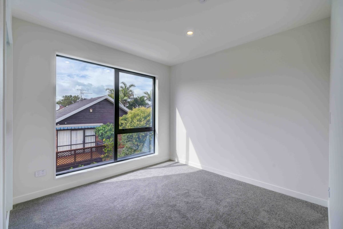 Double Westlake High School Zone, 174m2 4 beds + multi-purpose room 3 baths home with garage, 6/7 Alma Road, Milford, Auckland