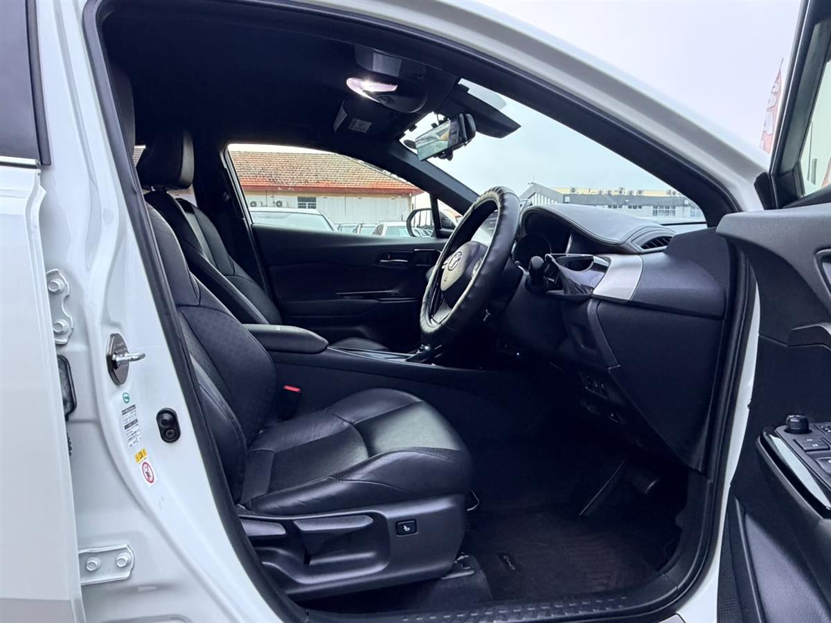 2017 Toyota C-HR G PACKAGE**BODY KIT RV/SUV Automatic, Hybrid, 1,797 cc, 83,198 km