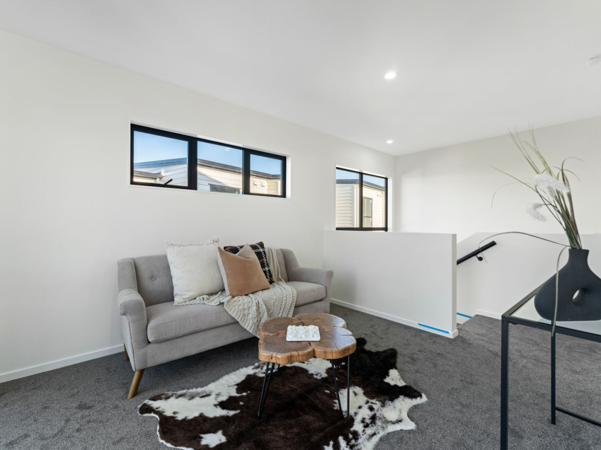 Brandnew 4 beds 3.5 baths home with garage, 5/35 Royton Avenue, Mangere East, Auckland
