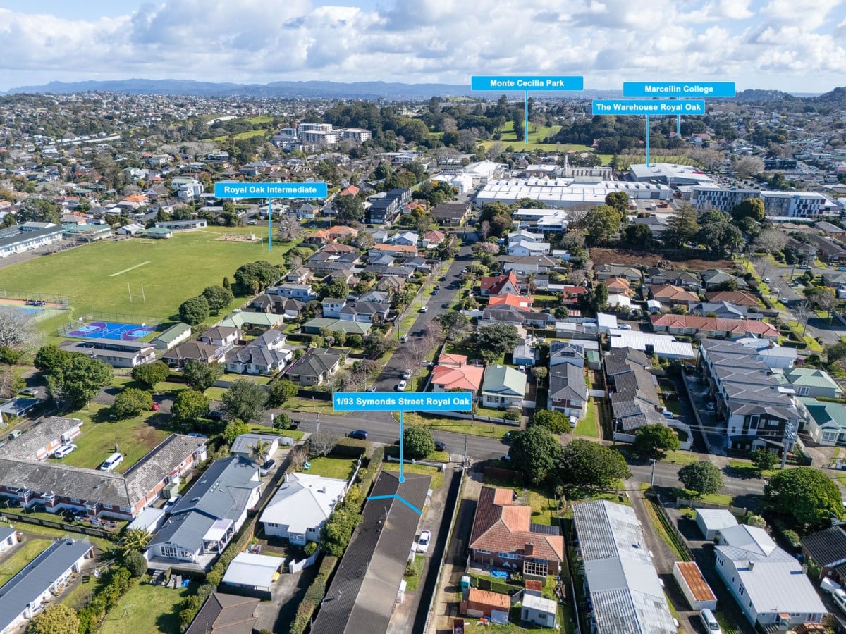 Brick and tile 3 beds 1 bath home with garage, 1/93 Symonds Street, Royal Oak, Auckland