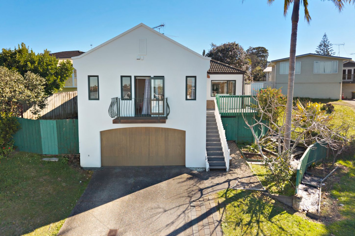 324m2 section, 145m2 Freehold 3 beds 1 bath home with double garage, 1A Eaglen Place, Howick, Auckland