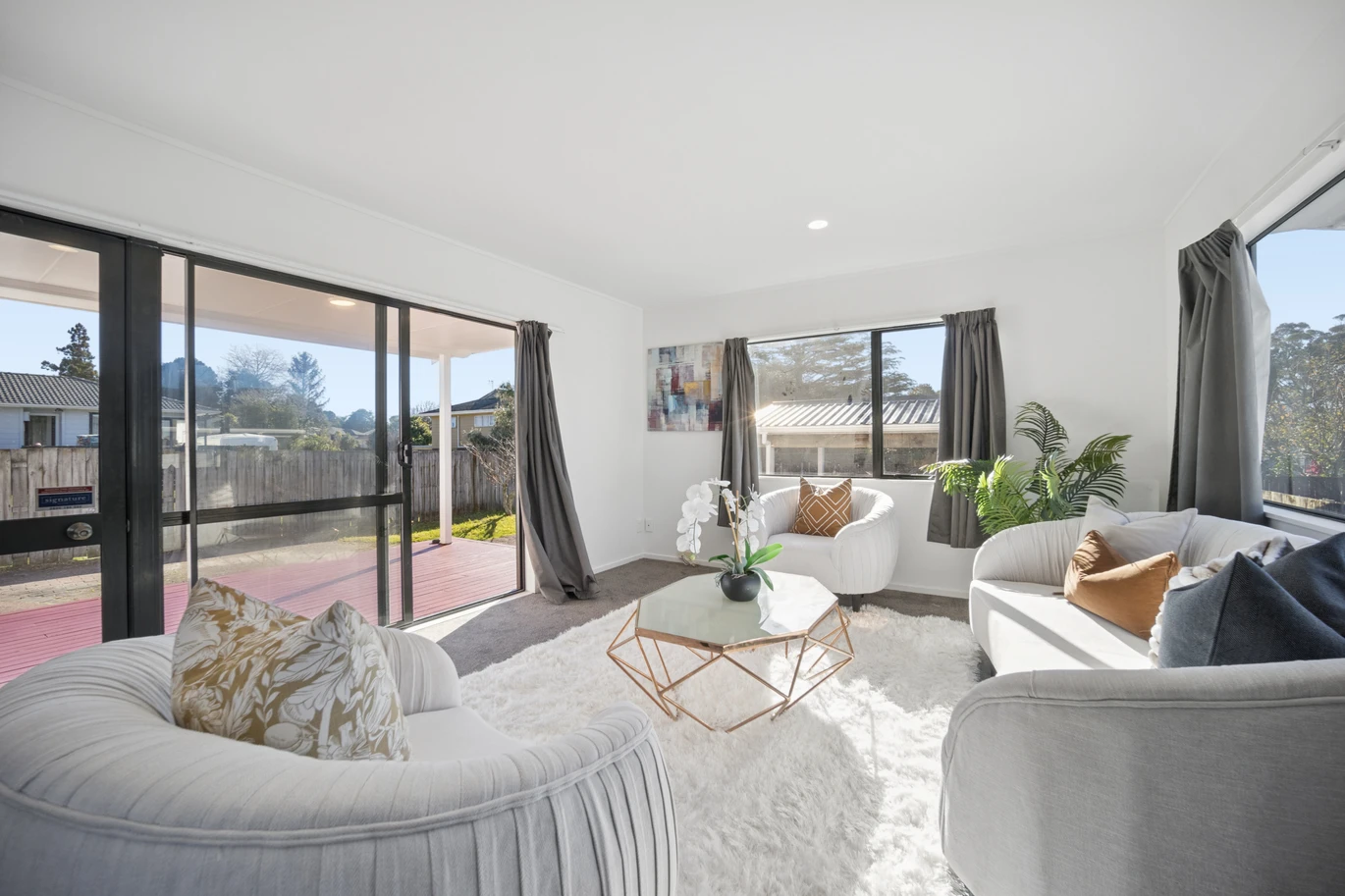 424m2 section, Renovated 3 beds 1 bath house with carport, 20A Glynnbrooke Street Te Atatu South, Auckland
