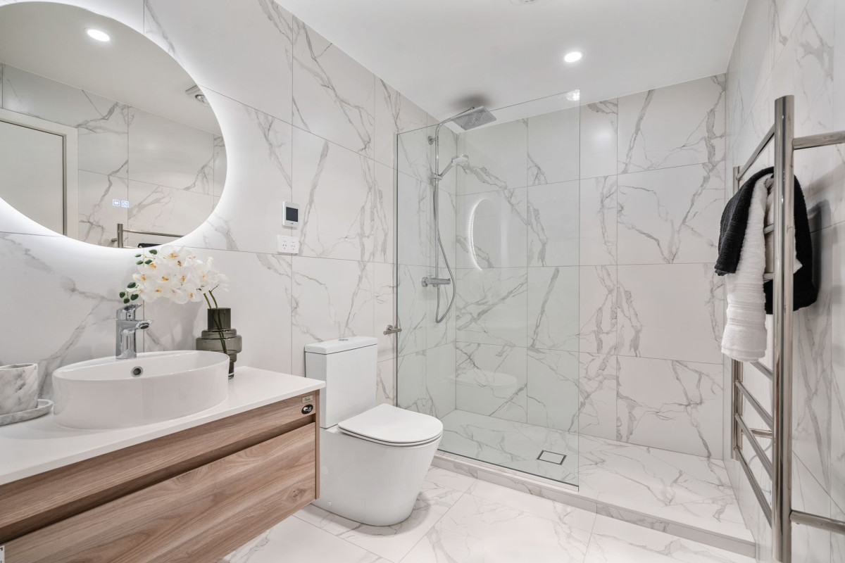 Enquiries Over $1,500,000, 3 beds 3.5 baths home with garage, Freehold title with no body corporate, CCC and titles issued, 12-month maintenance period from settlement, CV: $1,850,000, Individual or bulk purchase options available. 1B Colenso Place Mission Bay, Auckland