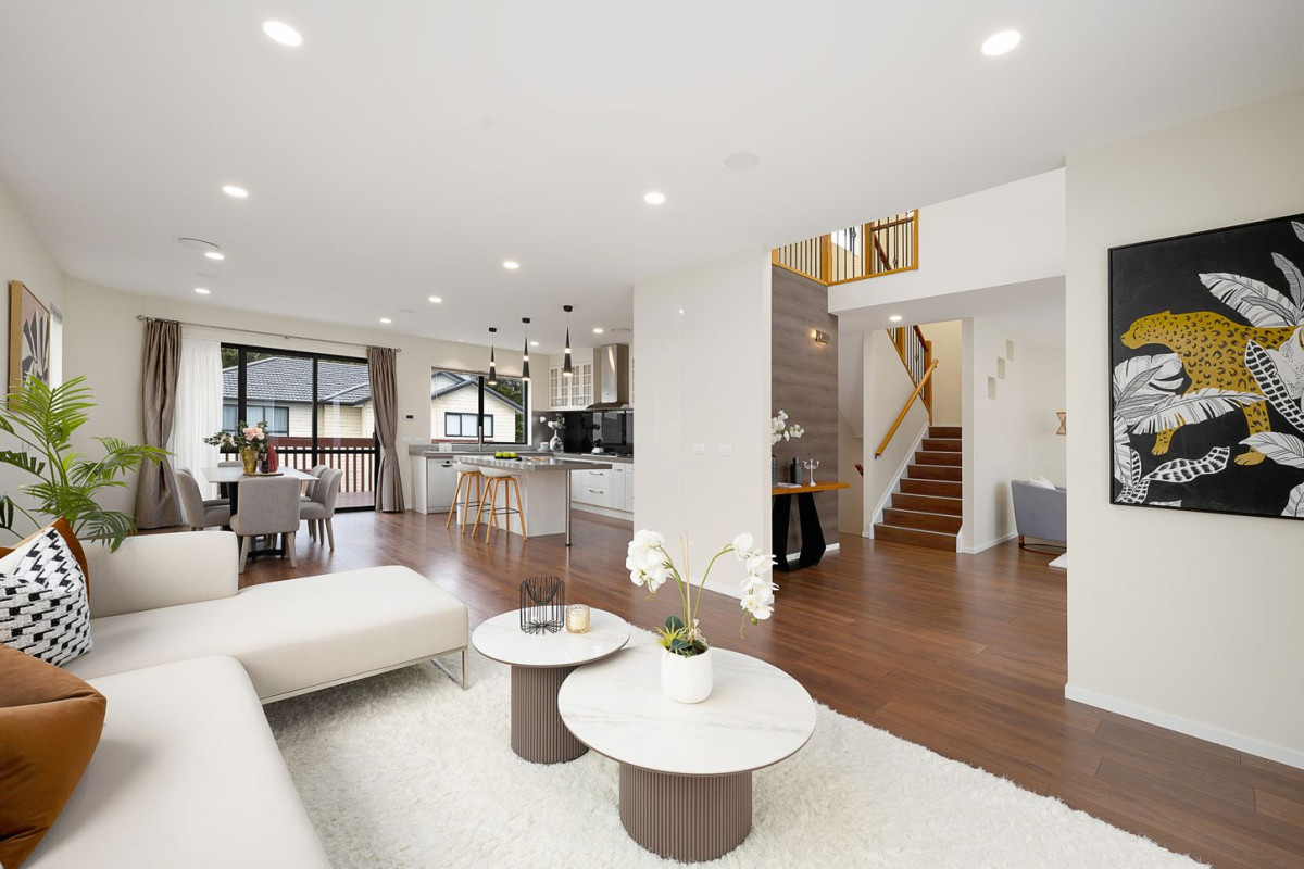 Owner (Builder) downsizing, 5 beds 4 baths house with double garage, 108 San Valentino Drive, Henderson, Auckland