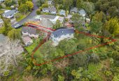 958m2 section, 4 beds + study 2 baths house with double garage, 37 Onedin Place, Titirangi, Auckland