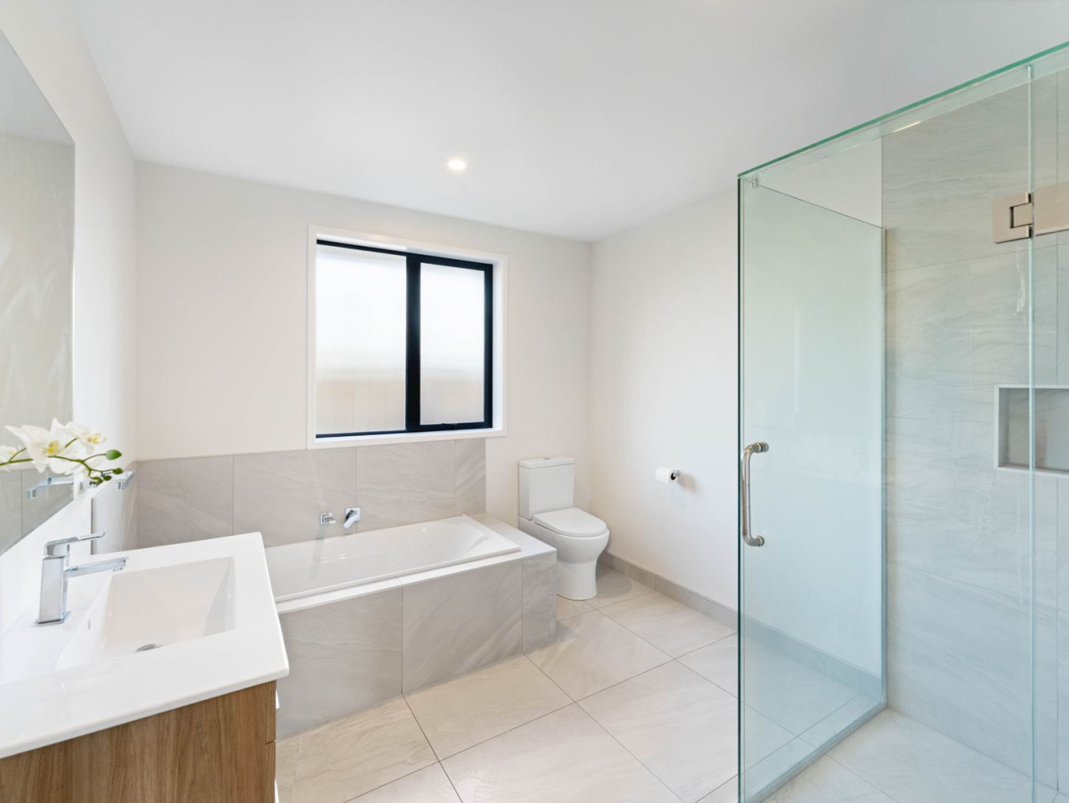Owner cashing out, 472m2 section, Brick and tile 4 beds 2 baths house with double garage, 25 Dumas Place, Papakura, Auckland