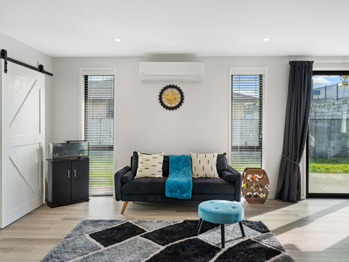 Owner cashing out, 472m2 section, Brick and tile 4 beds 2 baths house with double garage, 25 Dumas Place, Papakura, Auckland