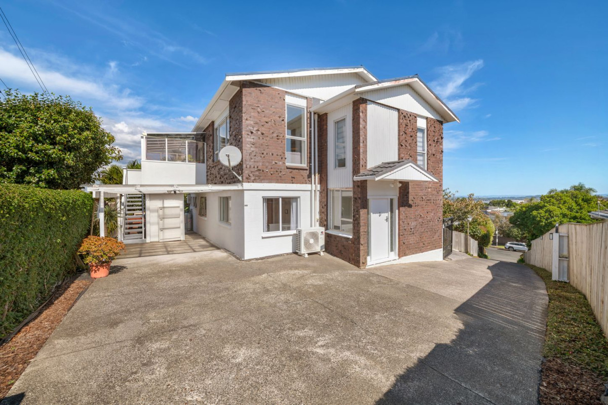 Highly Motivated Vendors, Ignore the CV, 246m2 Brick and tile 5 beds 2 baths house with carport, 55 Athens Road, Onehunga, Auckland