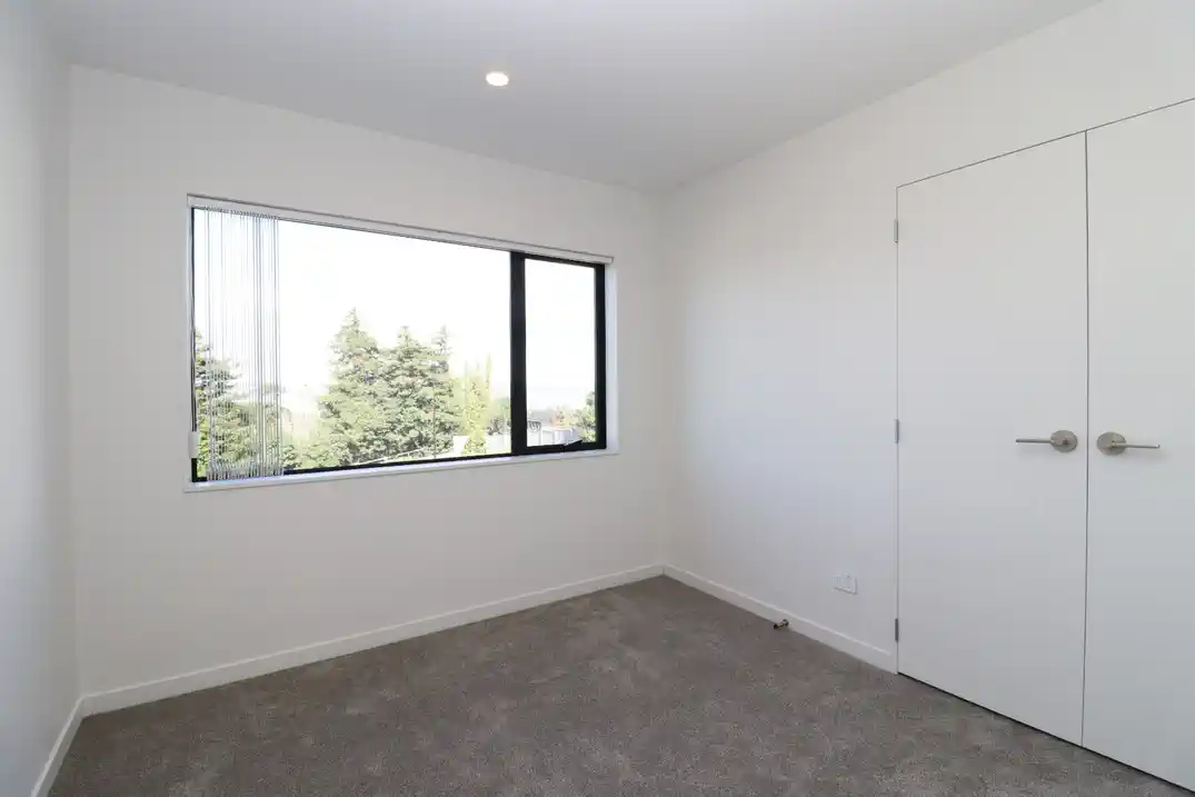 For rent, 4 beds 2 baths townhouse with garage, Available now, 45 Observation Green , Hobsonville, Auckland