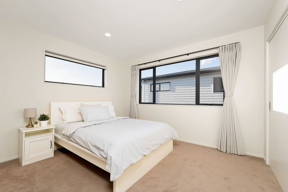 3 beds 3 baths house with garage, 17 Toanui Road, Hobsonville, Auckland