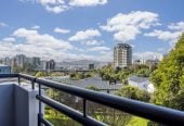 Triple Grammar school zone (AGS, AGGS, MAGS), 80m2 Freehold 2 beds 2 baths apartment with car park, 2M/160 Symonds Street, Grafton, Auckland