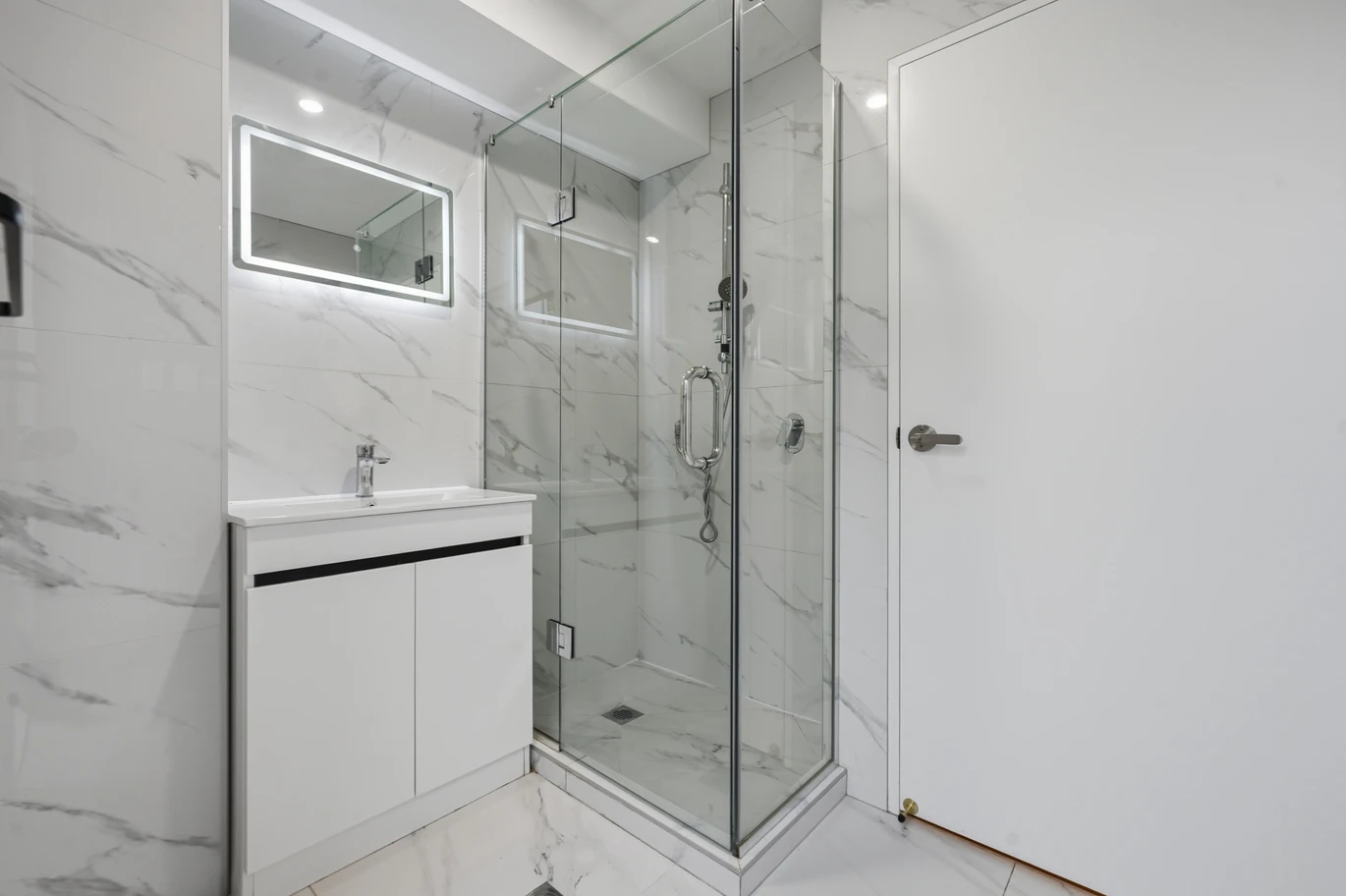 2 beds + study/office, 1.5 baths duplex home with car park, 7/29 Te Koa Road Panmure, Auckland
