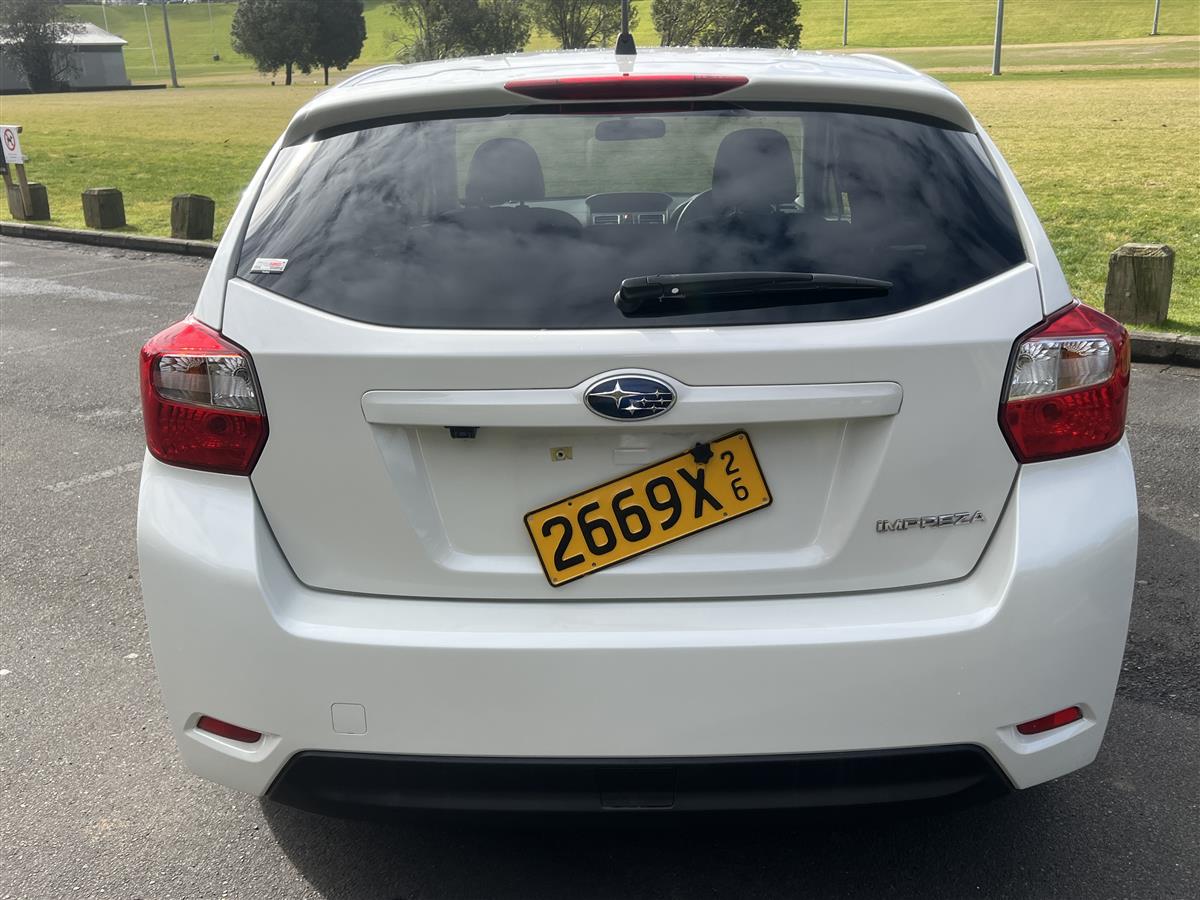 2015 Subaru Impreza PUSH BUTTON START LEATHER SEATS Hatchback Automatic, 1,600 cc, 61,567 km